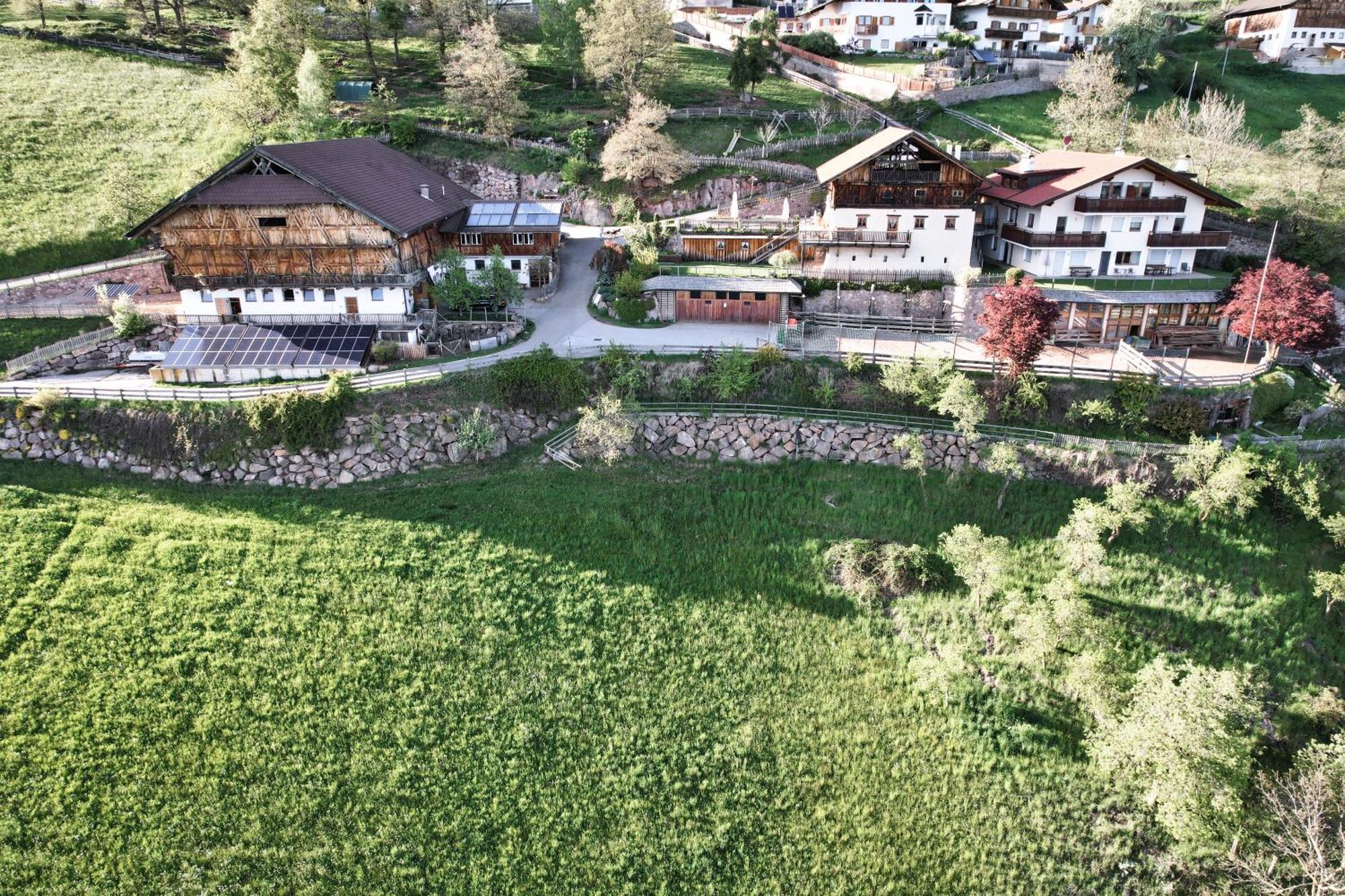 Wargerhof - Urlaub Auf Dem Bauernhof Apartment Meltina Bagian luar foto